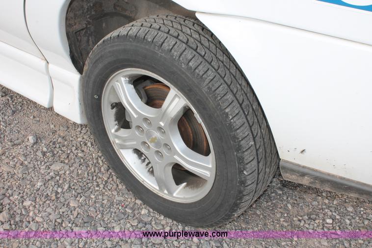 image for item L6831 2008 Chevrolet Uplander van