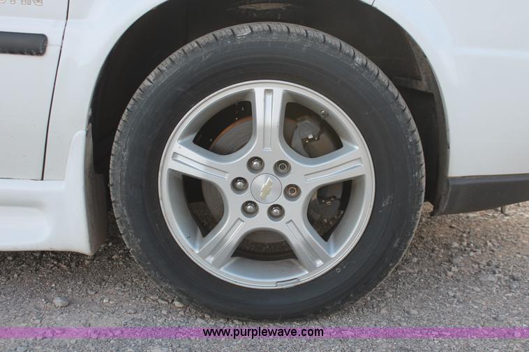 image for item L6831 2008 Chevrolet Uplander van