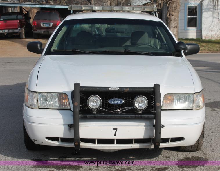 image for item L6835 2003 Ford Crown Victoria Police Interceptor