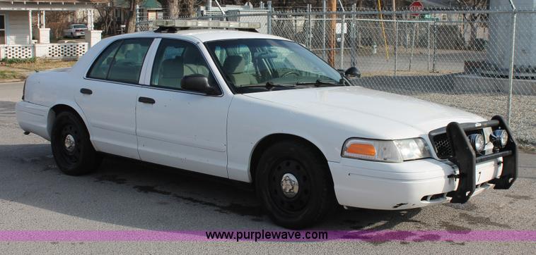 image for item L6835 2003 Ford Crown Victoria Police Interceptor
