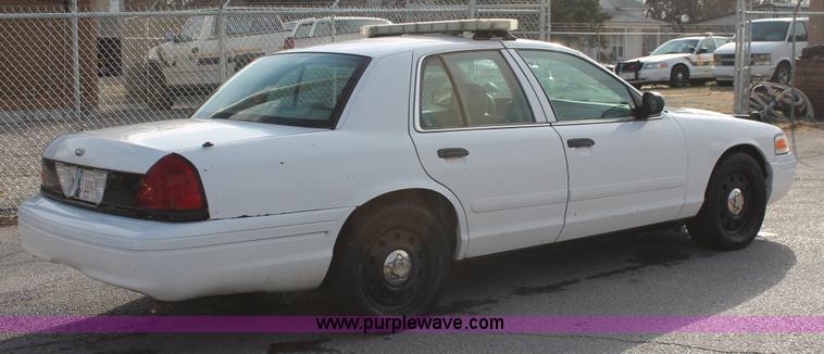 image for item L6835 2003 Ford Crown Victoria Police Interceptor
