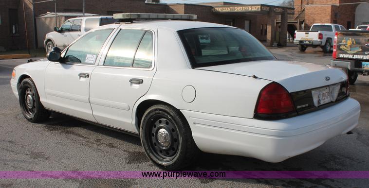 image for item L6835 2003 Ford Crown Victoria Police Interceptor