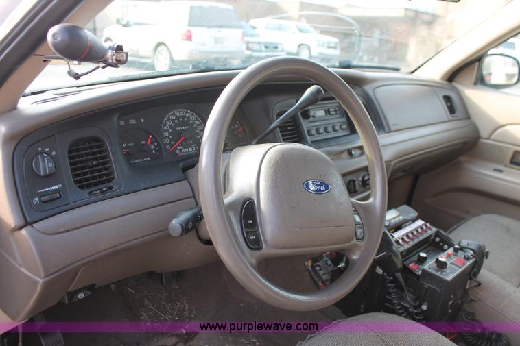 image for item L6835 2003 Ford Crown Victoria Police Interceptor