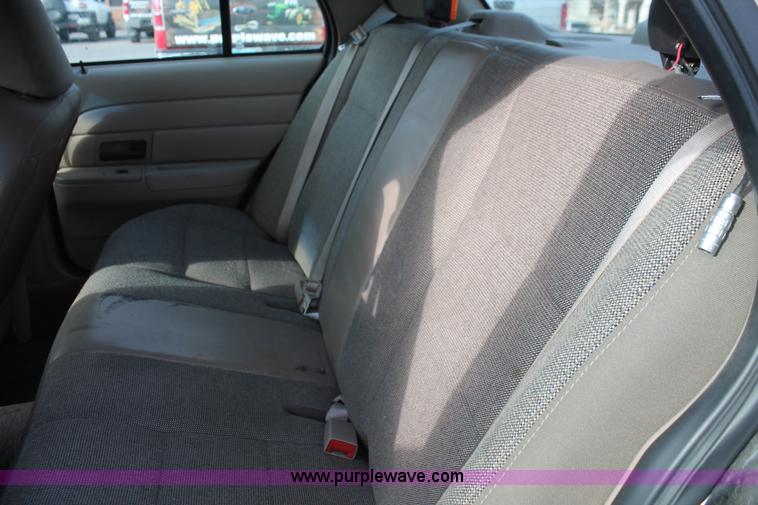 image for item L6835 2003 Ford Crown Victoria Police Interceptor