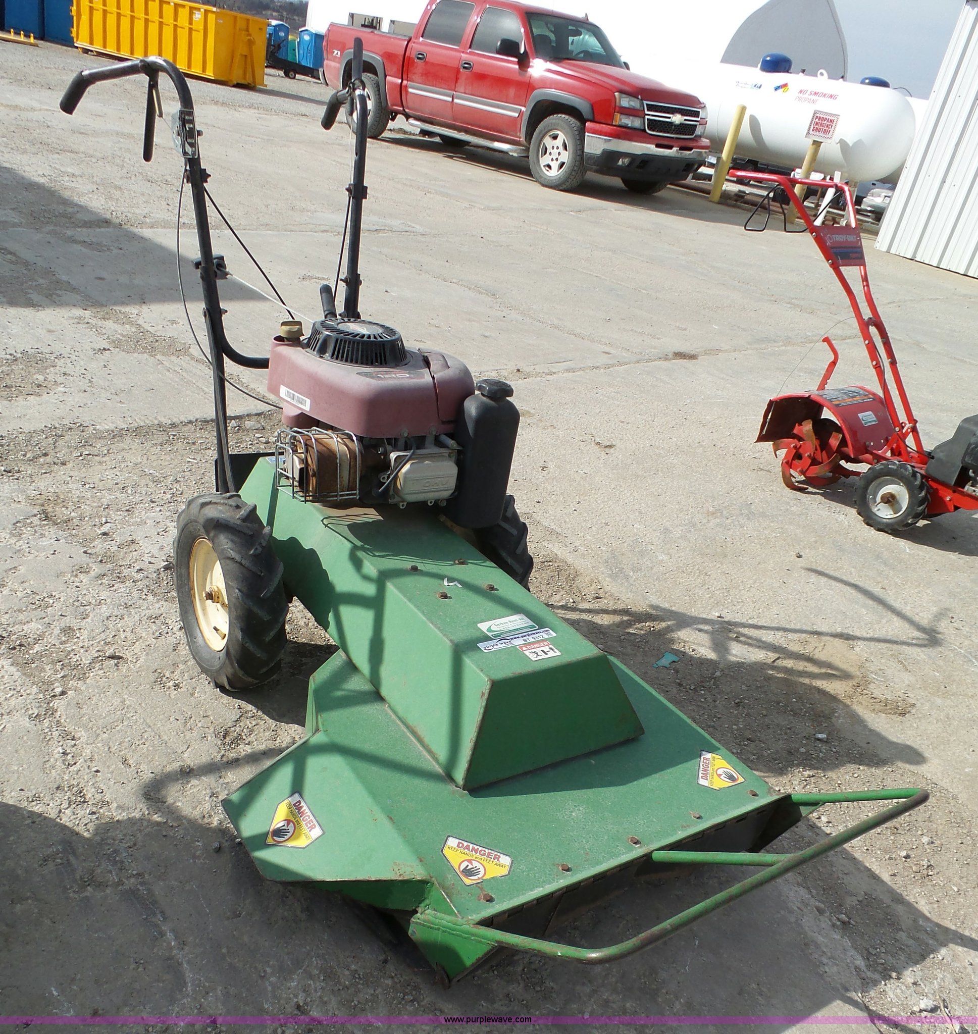 Billy Goat BC2400H mower in Paola, KS Item BT9312 sold Purple Wave