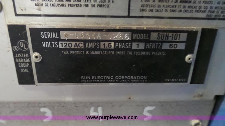 image for item BF9041 1984 SUN 101 engine analyzer