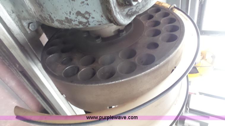 image for item BF9050 1988 Monarch 06319 metal lathe