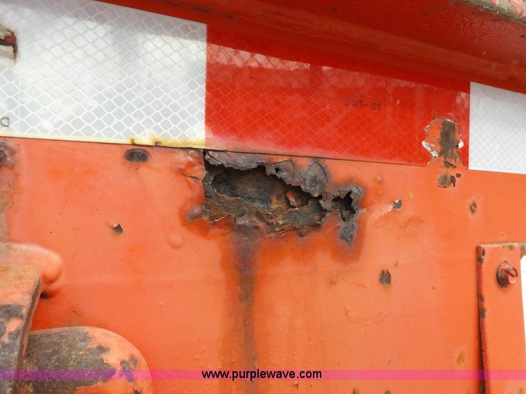 image for item BL9627 1994 Landoll 345-31 tilt deck trailer