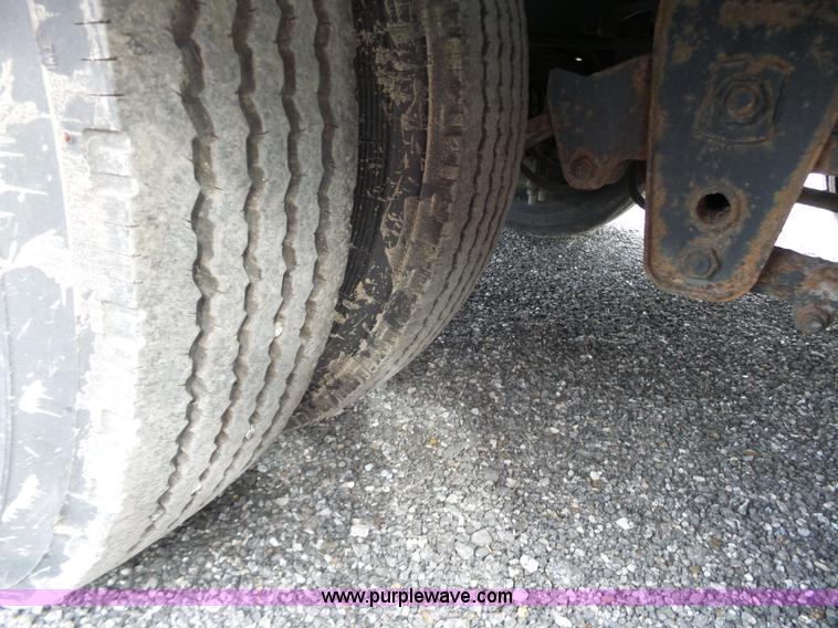 image for item BL9627 1994 Landoll 345-31 tilt deck trailer