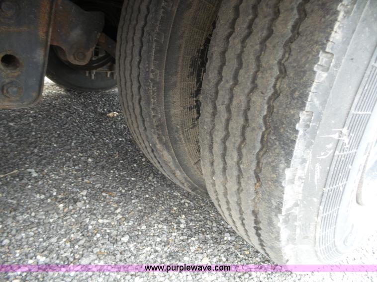 image for item BL9627 1994 Landoll 345-31 tilt deck trailer