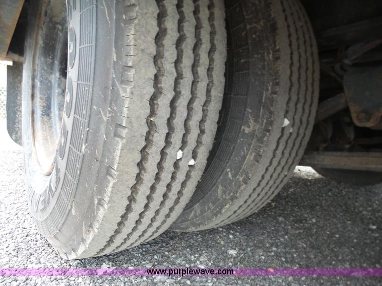 image for item BL9627 1994 Landoll 345-31 tilt deck trailer