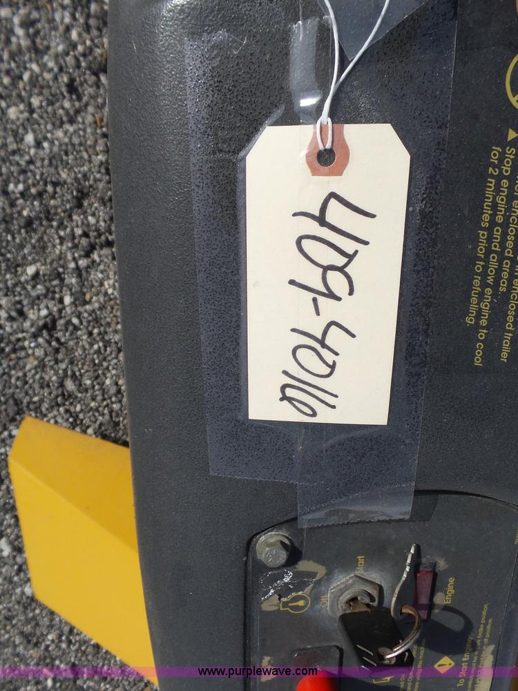 image for item BL9631 2006 Hustler FasTrak lawn mower