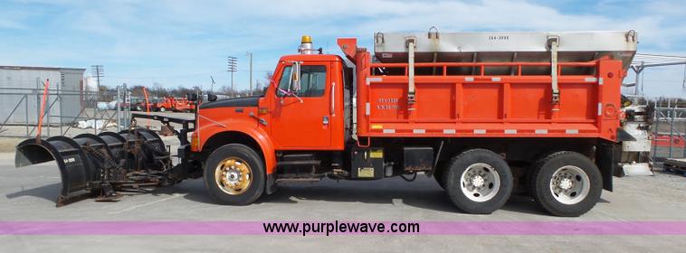 image for item BL9633 1999 International 4900 dump truck