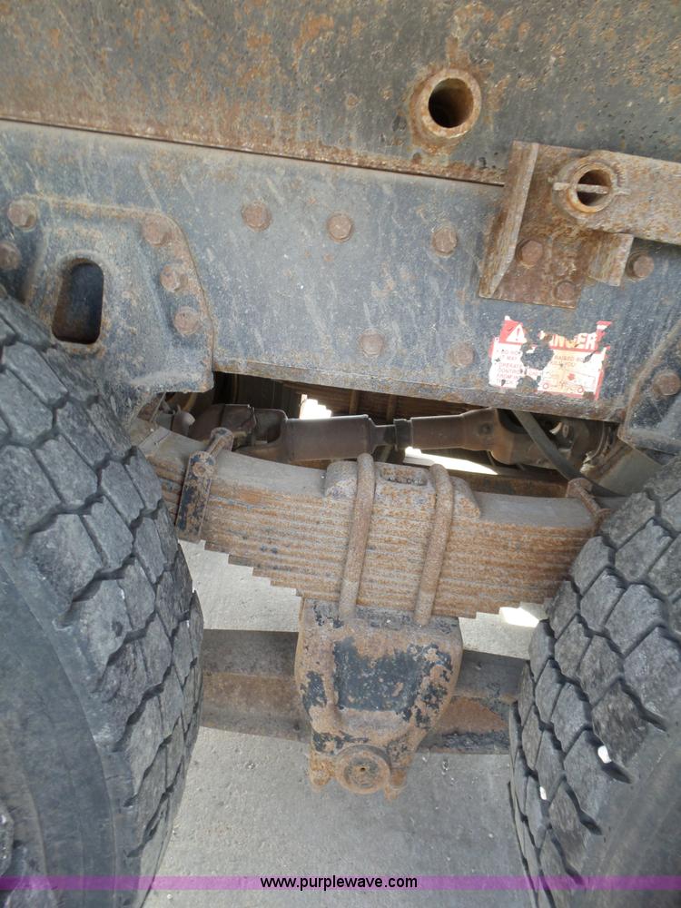 image for item BL9633 1999 International 4900 dump truck