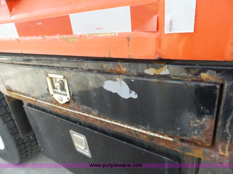 image for item BL9633 1999 International 4900 dump truck