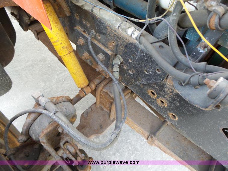 image for item BL9633 1999 International 4900 dump truck