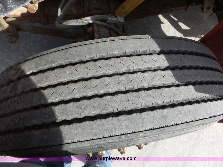 image for item BL9633 1999 International 4900 dump truck