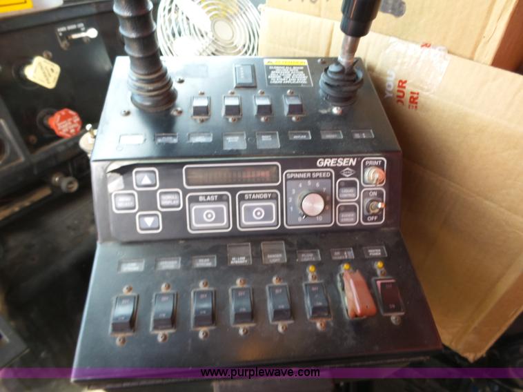 image for item BL9633 1999 International 4900 dump truck