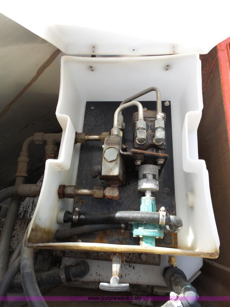 image for item BL9633 1999 International 4900 dump truck