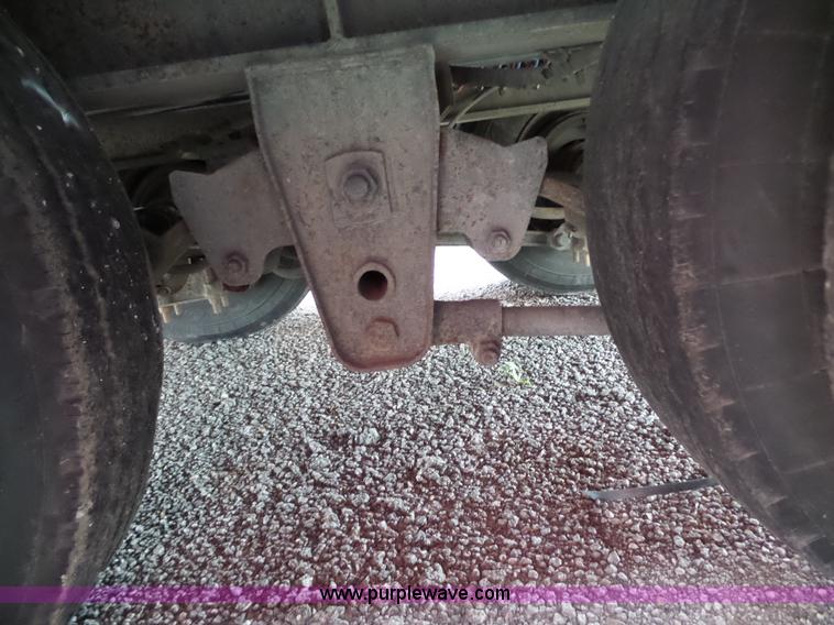 image for item BL9637 1994 Landoll 343-31 tilt deck trailer