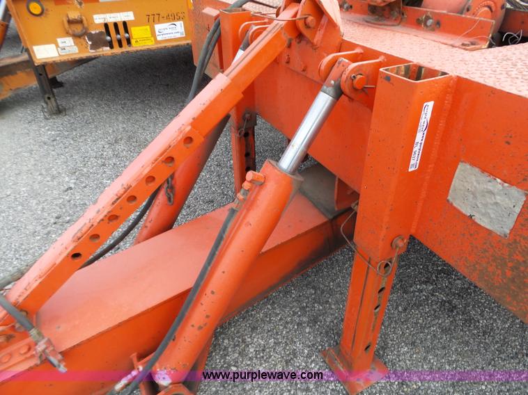 image for item BL9637 1994 Landoll 343-31 tilt deck trailer