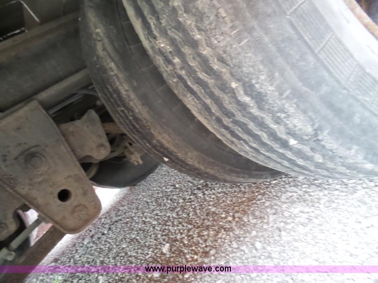 image for item BL9637 1994 Landoll 343-31 tilt deck trailer