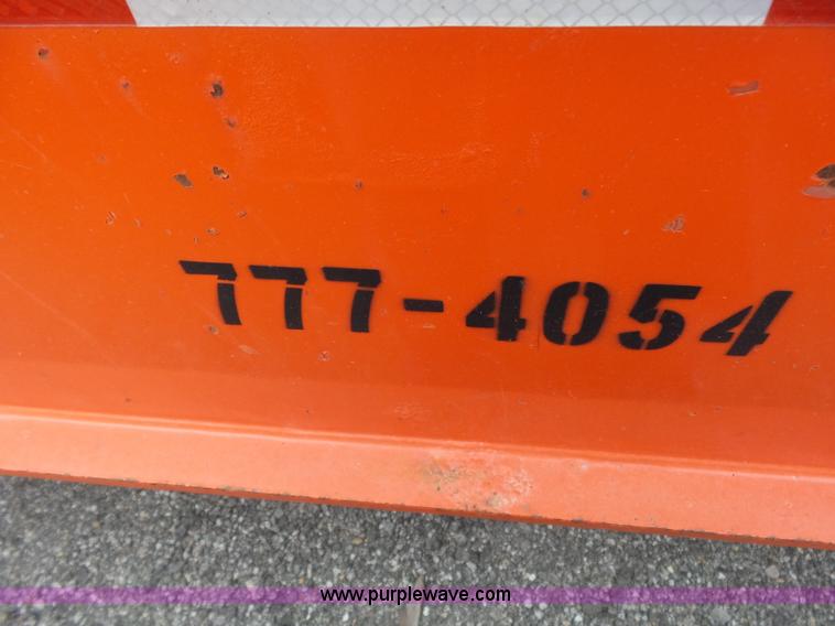 image for item BL9637 1994 Landoll 343-31 tilt deck trailer