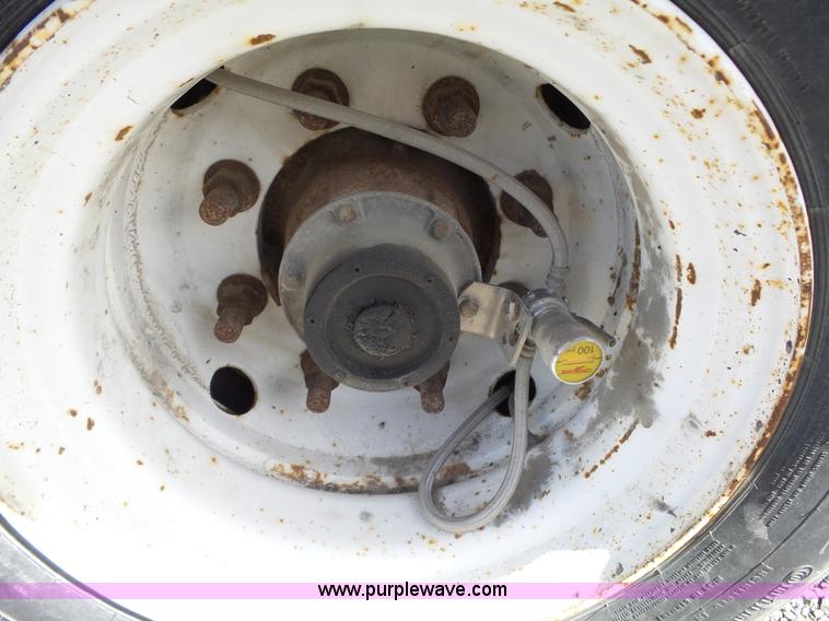 image for item BL9640 2006 Trail Eze TE401 tilt deck trailer