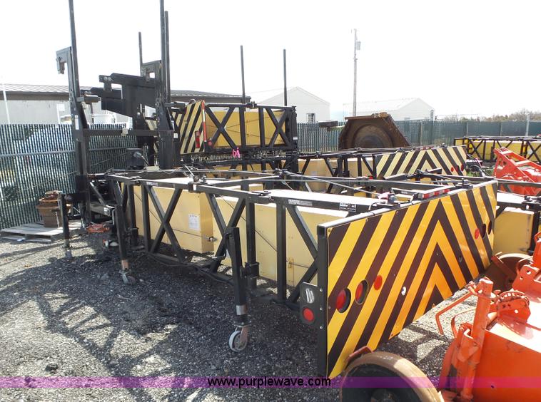 image for item BL9643 2002 Enabs Safe-Stop TM8290 crash attenuator