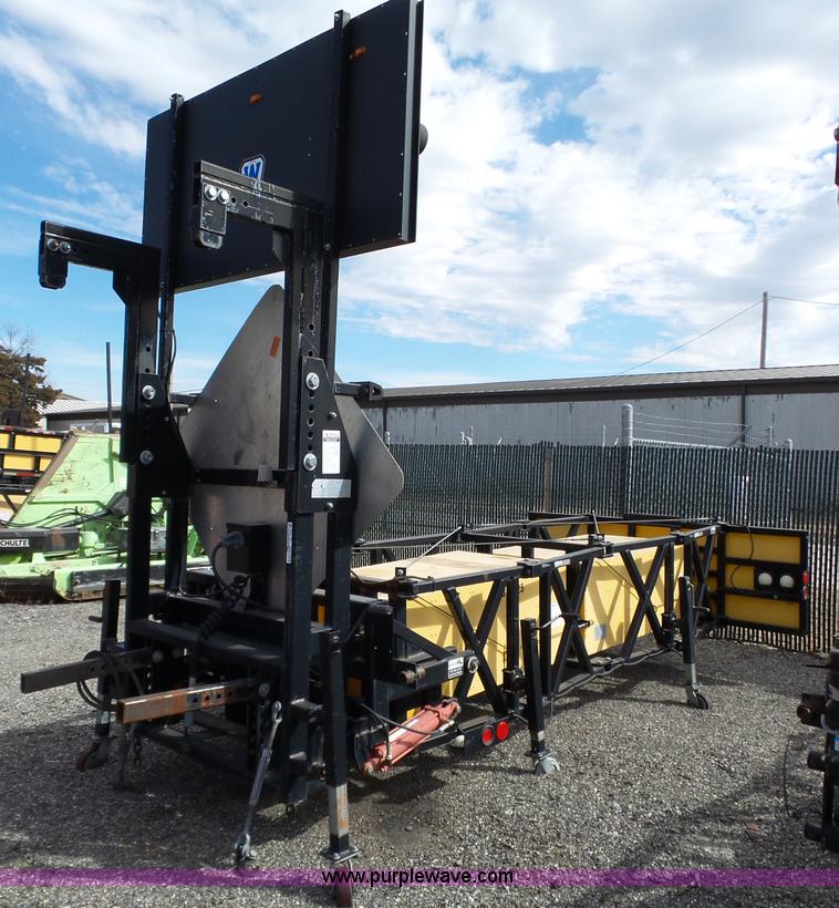 image for item BL9645 2005 Enabs Safe-Stop TM8290 crash attenuator