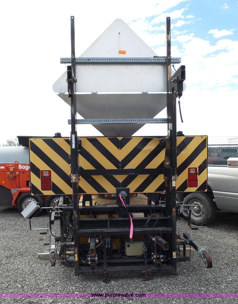 image for item BL9647 2003 Enabs Safe-Stop TM9180 crash attenuator