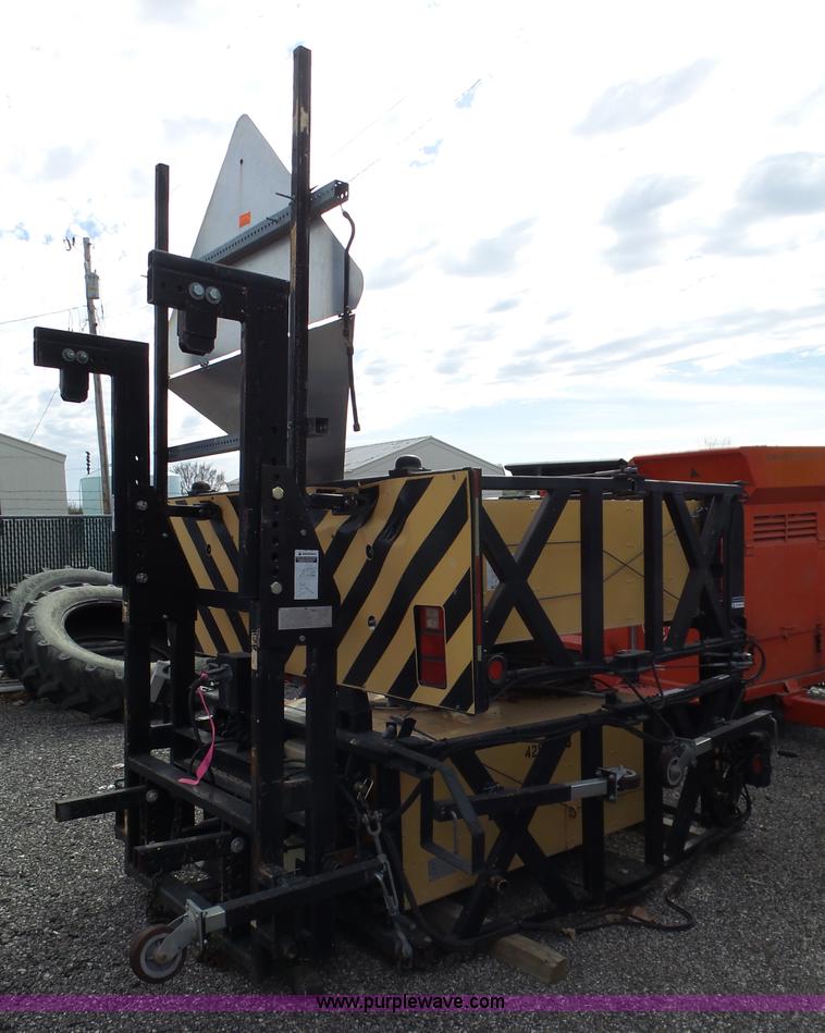 image for item BL9647 2003 Enabs Safe-Stop TM9180 crash attenuator