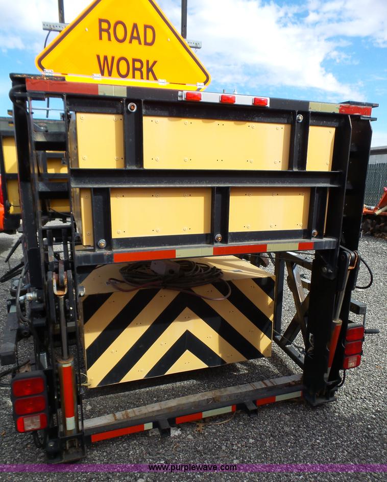 image for item BL9647 2003 Enabs Safe-Stop TM9180 crash attenuator