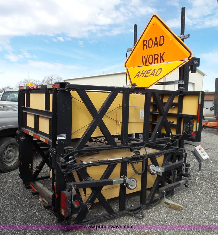 image for item BL9647 2003 Enabs Safe-Stop TM9180 crash attenuator