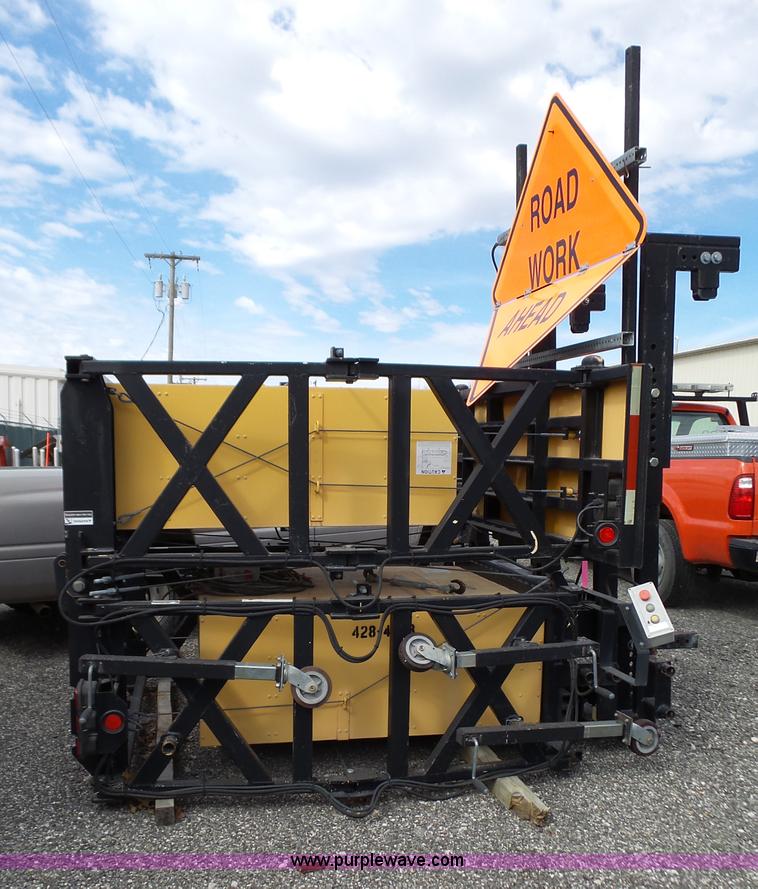 image for item BL9647 2003 Enabs Safe-Stop TM9180 crash attenuator