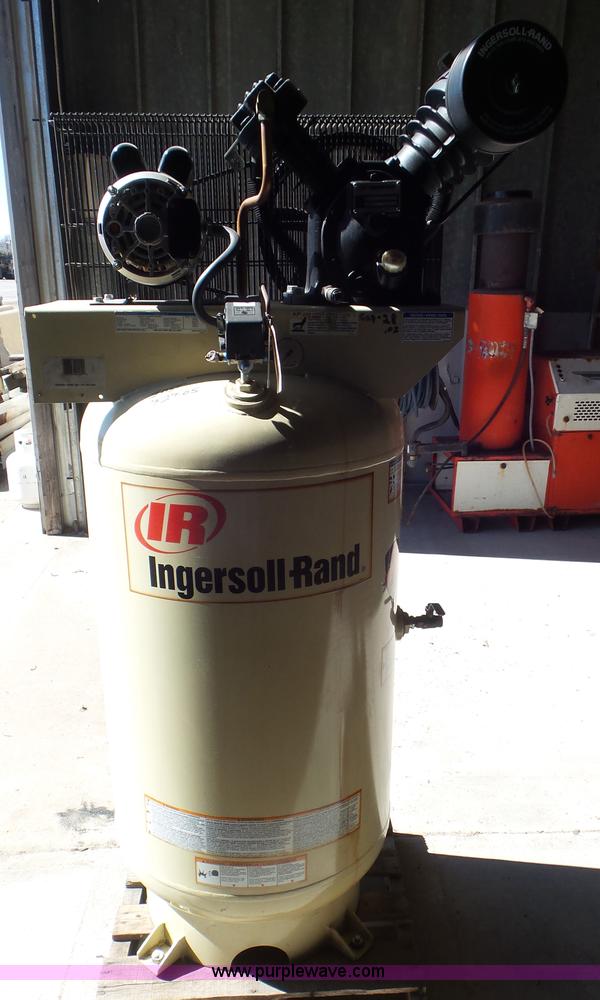 image for item CD9845 2005 Ingersoll Rand 2340 air compressor