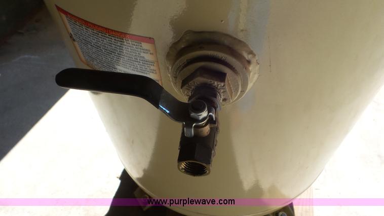 image for item CD9845 2005 Ingersoll Rand 2340 air compressor