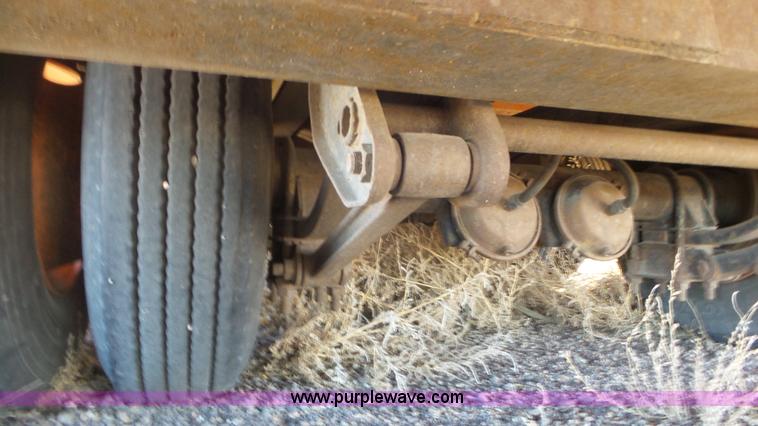 image for item J6199 1994 Landoll 345-31 equipment trailer