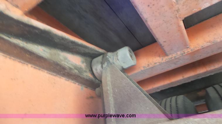 image for item J6199 1994 Landoll 345-31 equipment trailer