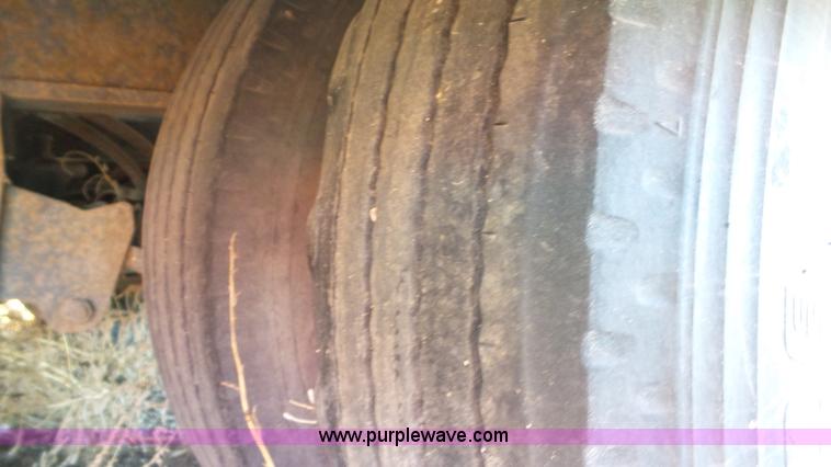 image for item J6199 1994 Landoll 345-31 equipment trailer