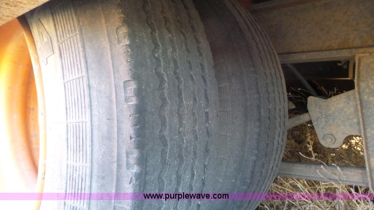 image for item J6199 1994 Landoll 345-31 equipment trailer