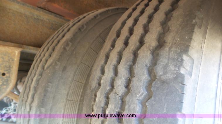 image for item J6199 1994 Landoll 345-31 equipment trailer