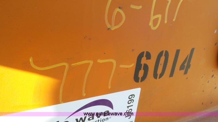 image for item J6199 1994 Landoll 345-31 equipment trailer