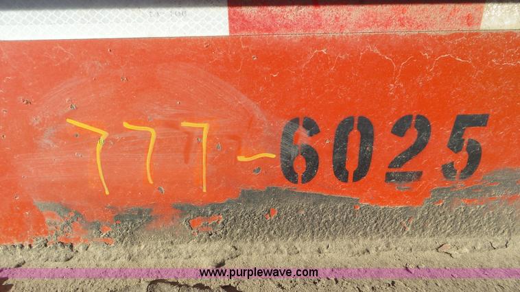 image for item J6201 2006 Trail Eze TE401 equipment trailer