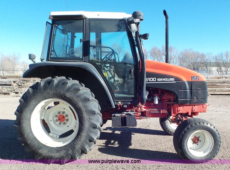 image for item J6211 2000 Ford TS100 tractor