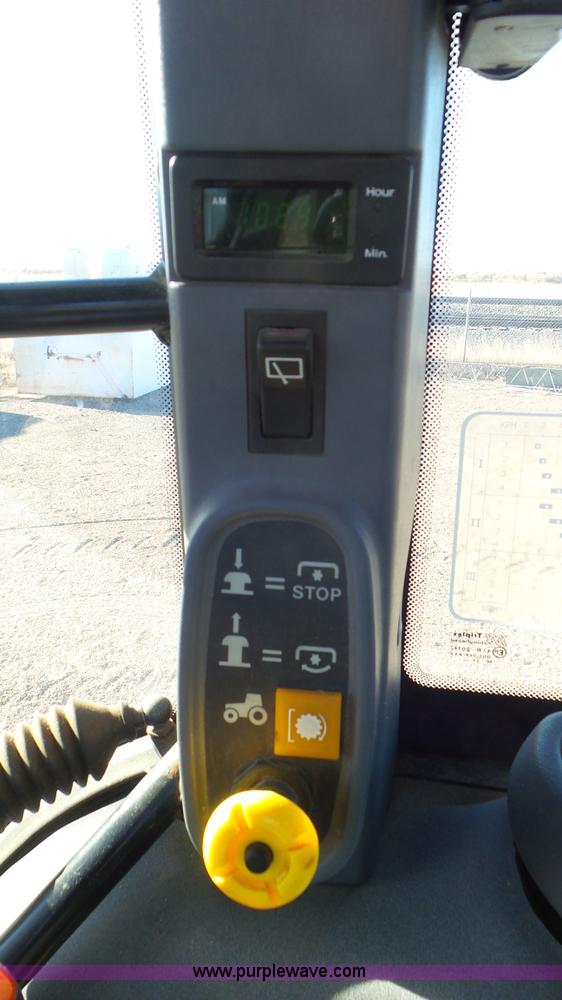 image for item J6211 2000 Ford TS100 tractor