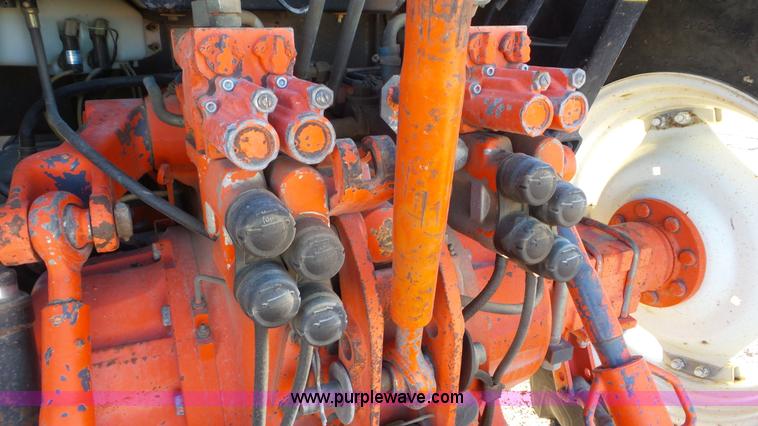 image for item J6211 2000 Ford TS100 tractor