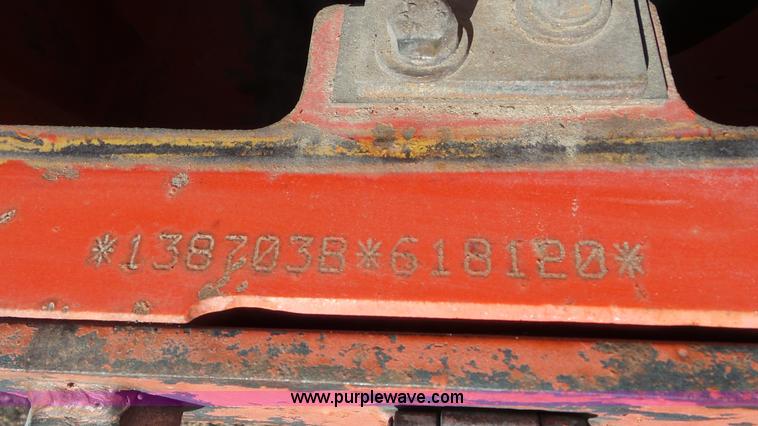 image for item J6211 2000 Ford TS100 tractor