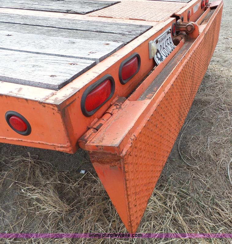 image for item J6276 2002 Evaco Superline D012T242T tilt deck trailer