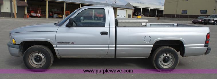 image for item J6290 2001 Dodge Ram 1500 pickup truck